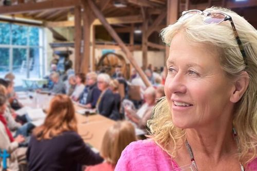 Offenes Singen von traditionellen Volks - und Heimatliedern