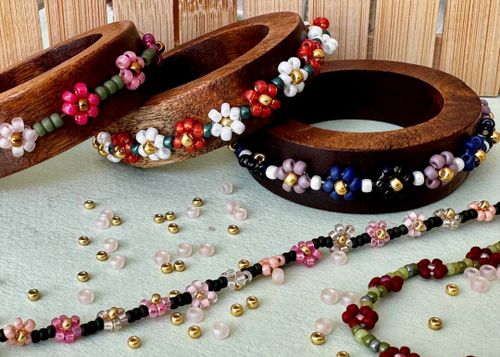 Kreativ-Workshop: Zauberhafte Armbänder aus Glasperlen (ab 10 J.)