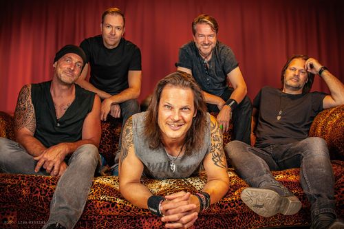 Bounce - LIVE - TEILBESTUHLT