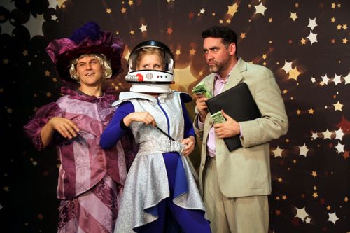 Weihnachten auf der Erde - Niederrhein Theater 